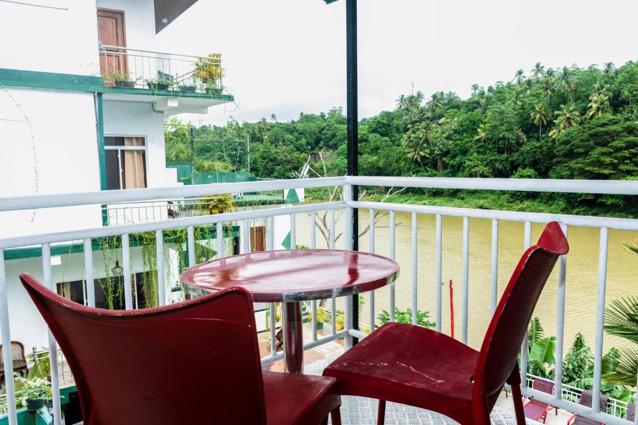 Kandy Riverside Villa Экстерьер фото