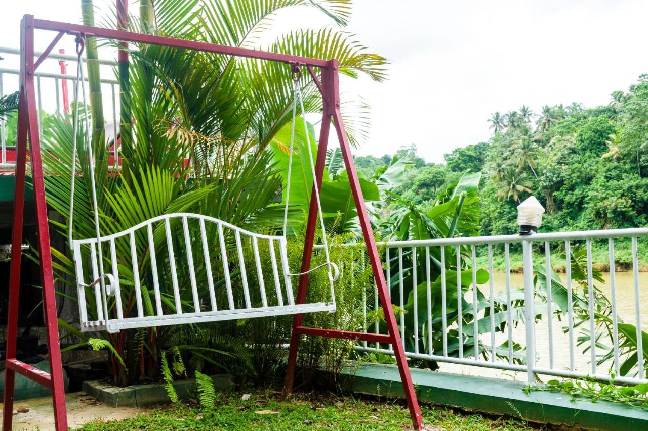 Kandy Riverside Villa Экстерьер фото