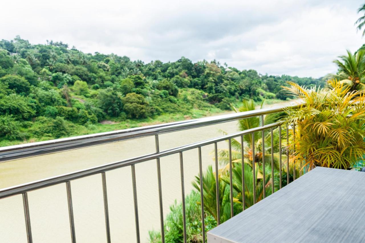 Kandy Riverside Villa Экстерьер фото