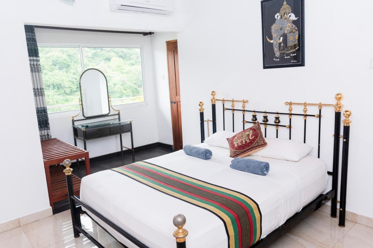 Kandy Riverside Villa Экстерьер фото