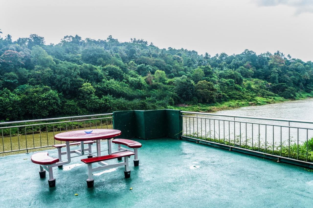 Kandy Riverside Villa Экстерьер фото